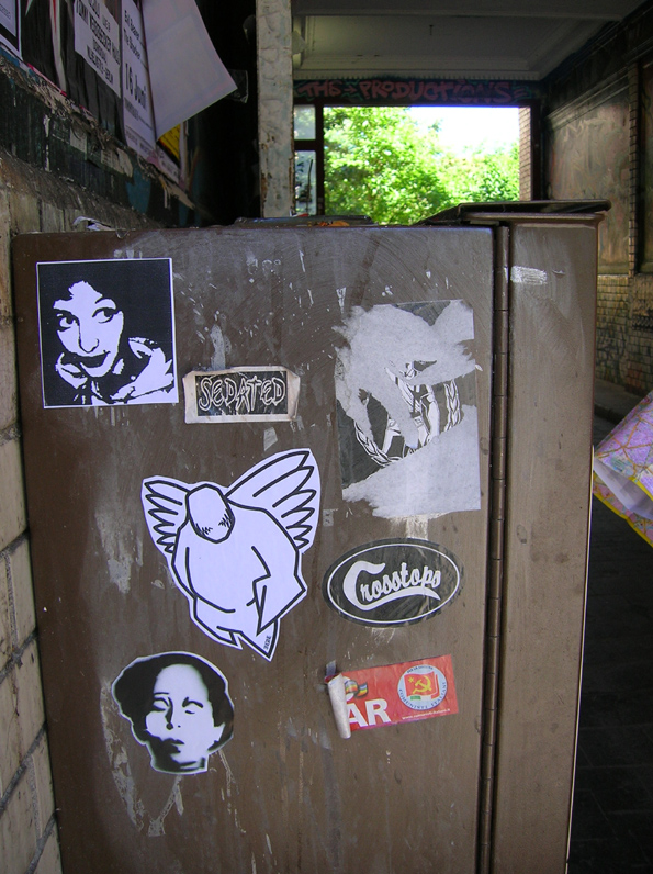 KNORE1: STICKERZ BERLINO